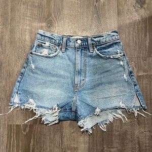 Abercrombie & Fitch Curve love The Mom Short High Rise size 25